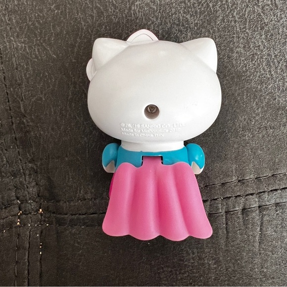 Hello Kitty Figure Sanrio McDonalds Toy 2019 Hero Cape - Picture 2 of 4